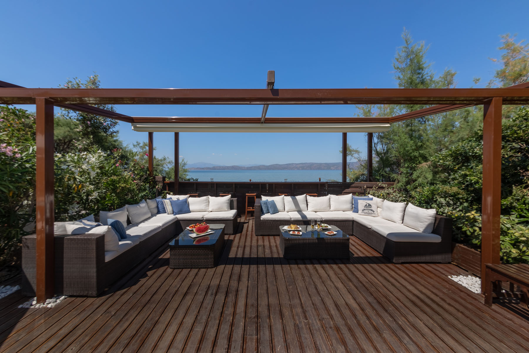 Enalio - exterior
